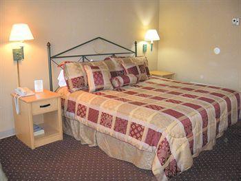 Hotel Fairfield & Worth Downtown/convention Center 3*